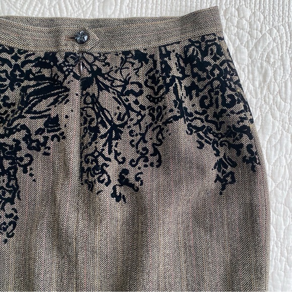 CHRISTIAN LACROIX Brown Wool with Abstract Velvet detail Around Waist Skirt Sz 4 - Picture 9 of 16